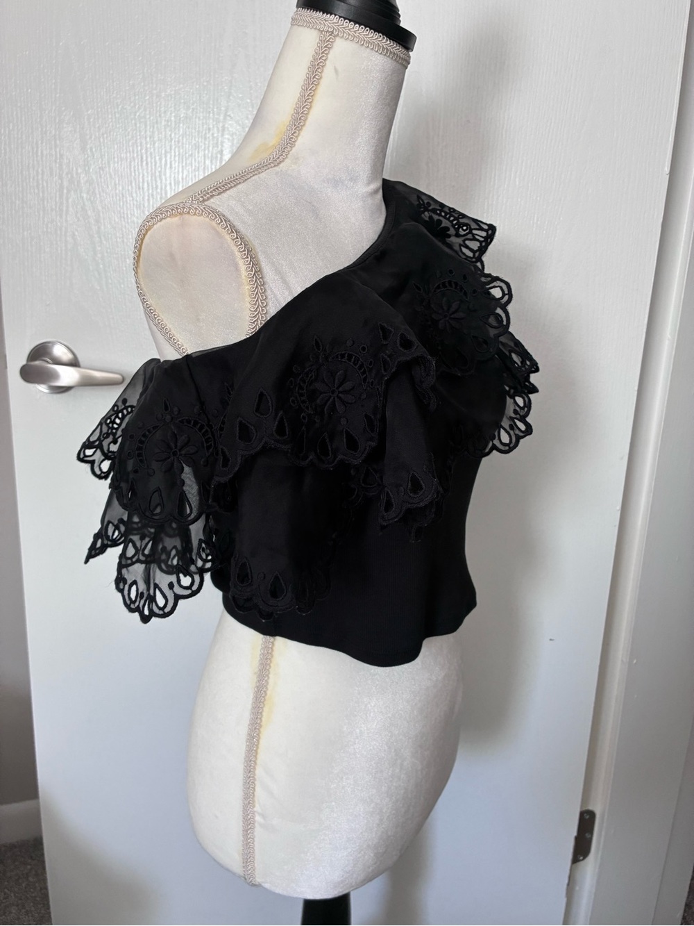 Express Black One-Shoulder Ruffle Crop Top - Picture 3 of 5
